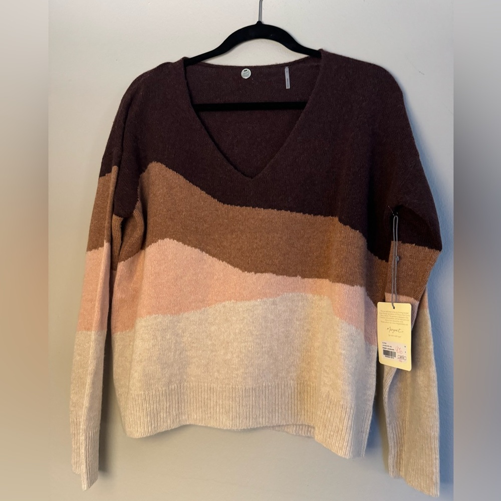 NWT - Margaret O’Leary v-neck sweater. Size small.